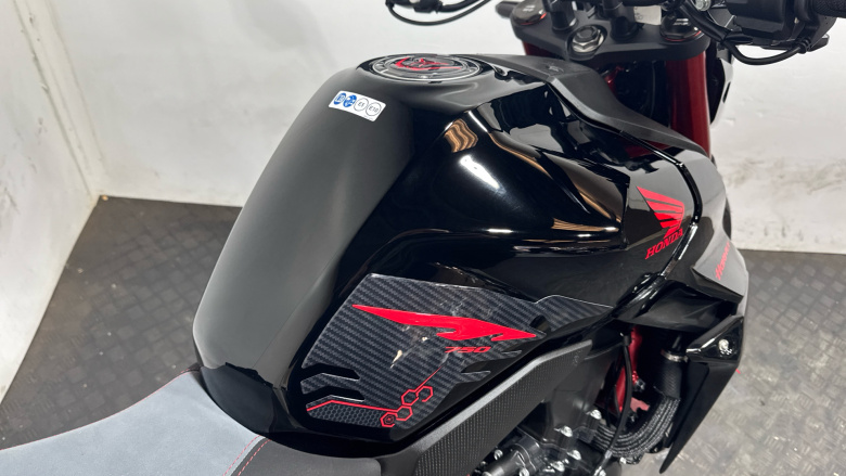 (23MY) Honda CB750 Hornet